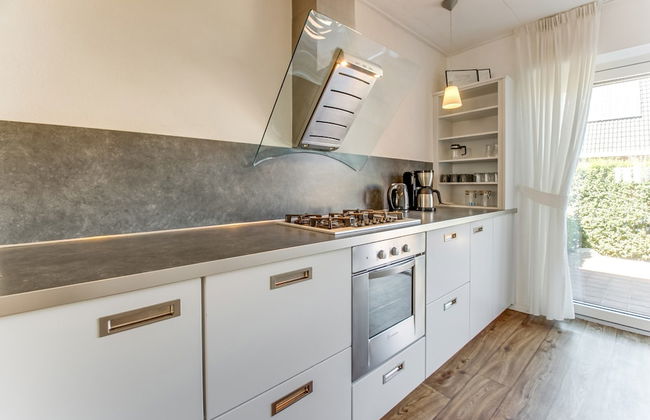 Holiday Home in Langezwaag With Terrace - Foto 10