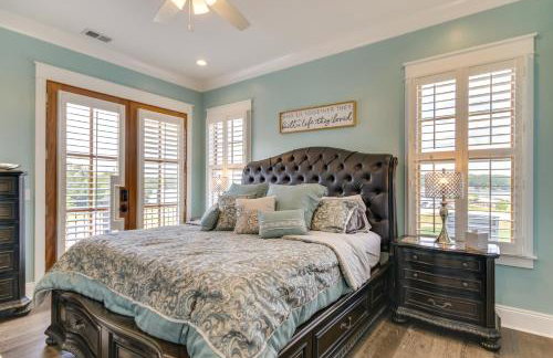 Greenwood Getaway with Furnished Patio and Lake View - Foto 9