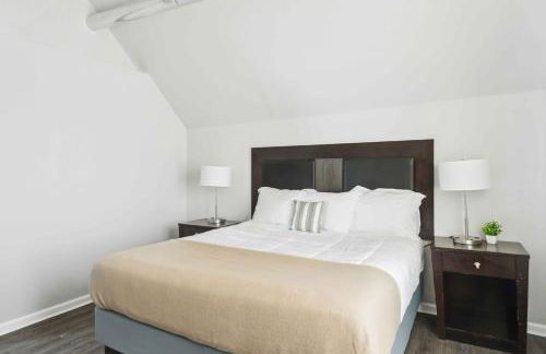 Downtown Detroit 2BR | King, WiFi, Parking - Foto 2