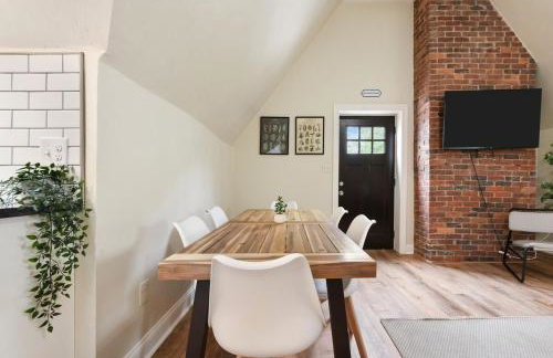 3 Bedroom House with Netflix, FREE Parking, Near Hospitals, Shopping,Food - Foto 5