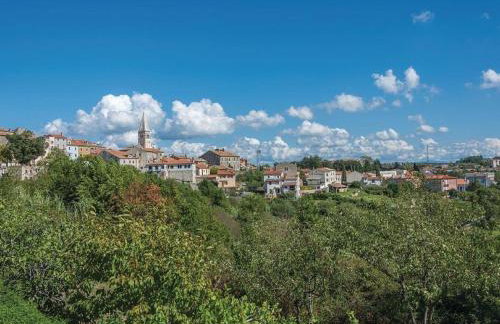 Stylish villa with swimming pool and garden - Foto 38