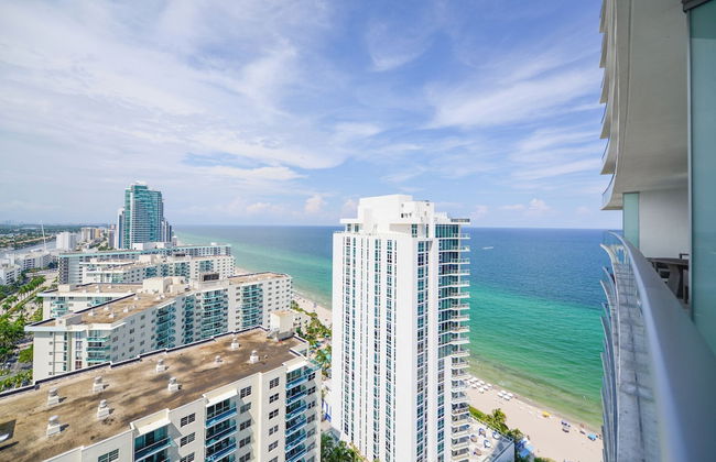 Fantastic 2BR Condo at Hollywood - Photo 20