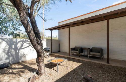 2BR 6 Min to UofA BBQ, Sunshine & Cozy Vibes! - Foto 17