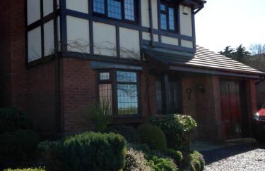 Bedroom bathroom kitchenette own entrance Conwy - Foto 2