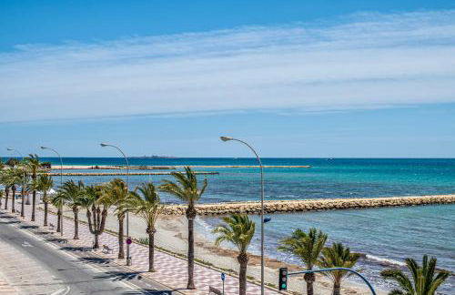 Vistas Increíbles y Confort en 1ª Línea de Playa - Photo 8