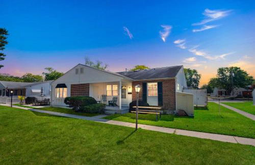 Cozy 2BR Condo - Beachside Bliss with Yard Space condo - Foto 1