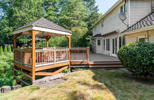 Spacious 3BR Redmond Home with Fireplace & BBQ - Foto 17