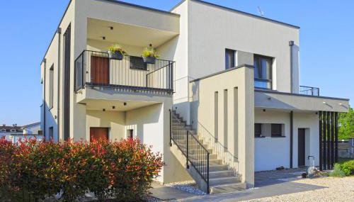 Black & White Studios - Photo 2