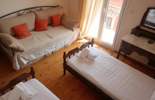 Mponanos' Family House - Photo 12
