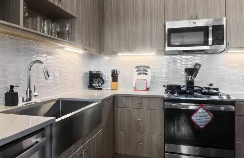 Luxurious New Unit 1Bd1Ba Pool Golf Sim - Foto 14