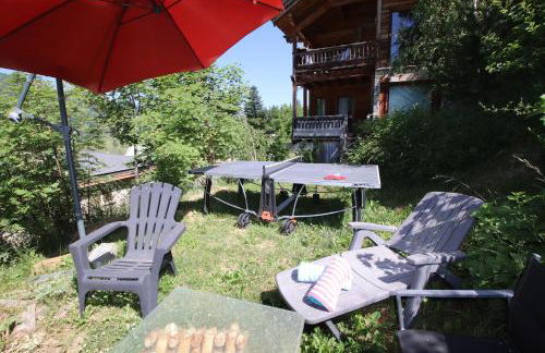 Charming Chalet w/ Mountain & Slope Views, Jacuzzi - Foto 10