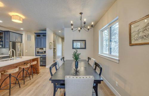 All-Season Cabin Hot Tub and Sauna in Donnelly - Foto 10