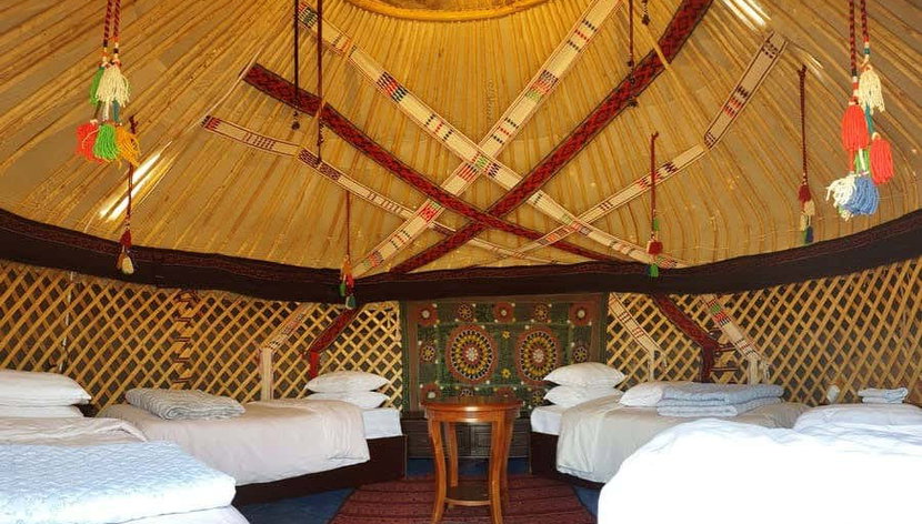 Tour privado de 2 días por el desierto Kyzyl Kum - Foto 2, Interior de una de las yurtas