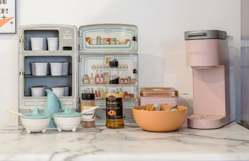 Indy Palm Pad with Patio & Tiki Bar-Mid-Century Charmer-Family Friendly - Photo 16