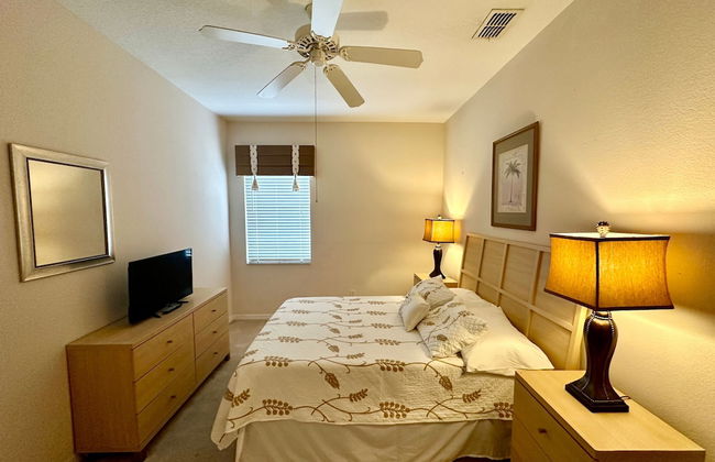 Grand Fabulous 4BR Pool Home Near Disney - Photo 23