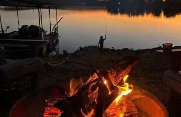 LAKE Views-Dock-FISH-Jacuzzi-Boat Rental service - Foto 3