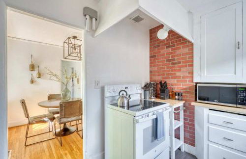 Stay Portland - Sedona Vibes in PDX- Walk to Local Shops & Coffee - Photo 10