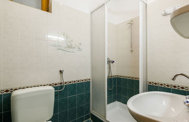 4 bedroom House in Siófok with garden and terrace - Photo 13