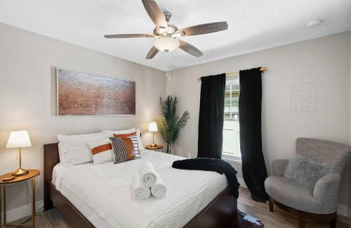 5 Minutes to Beach and Downtown Fire pit Grill - Foto 34