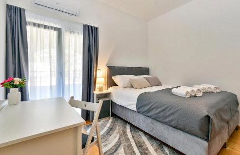 5 Bedroom Cozy Home In Desni Stefanki - Foto 34