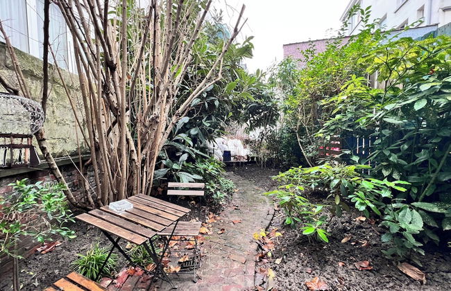 Chic Comfortable Loft and Natural Light - Photo 34