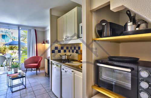 LocaLise - Maison G5 au Guilvinec - A 50m de la mer avec jardin et piscine - Tout à pied, plages, port, centre, commerces, marché - Wifi inclus - Animaux bienvenus - Linge de lit inclus - Foto 8