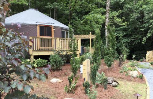 Spring Ridge Luxury Yurt - Creekside Glamping with Private Hot Tub - Foto 1