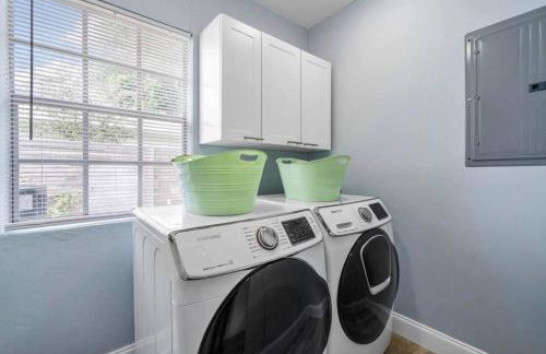 Serene WPB Escape Pool Near Beach - Foto 25