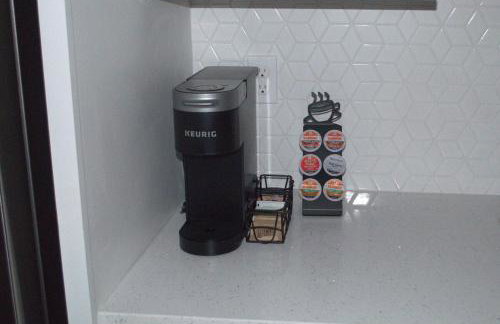 New 2024 Downtown Gem King Bed Smart Home - Foto 29