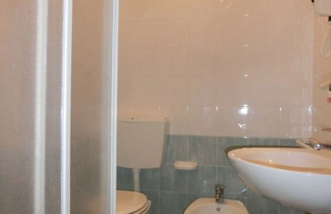 Cozy Flat With Sunlit Balcony Retreat - Beahost - Foto 5