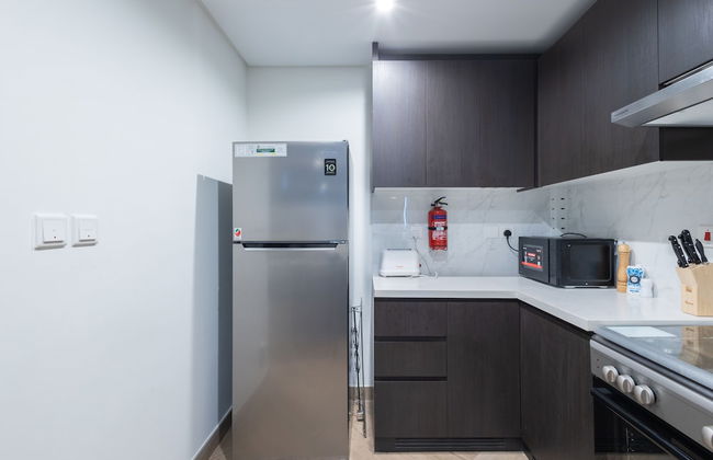 SuperHost - Chic Modern 1BR Apt Retreat with City View - Photo 10