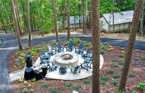 Off-grid Tree House Suitable for Four in Alabama - Foto 19