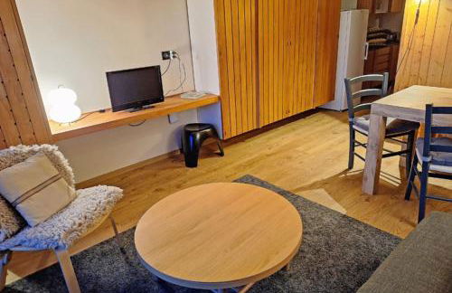 Cozy apartment with balcony and pool - Photo 6