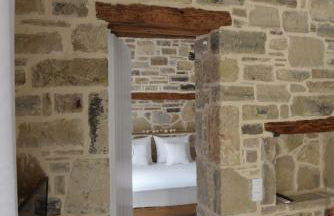 LAINI LUXURY SUITES - Photo 30