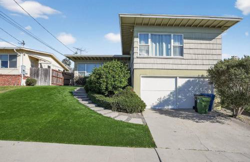 Relaxing 4 bedroom - Full Kitchen & Dining - BART - Photo 23