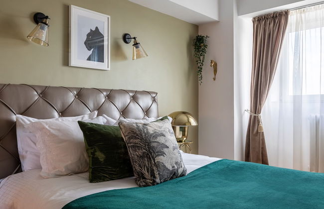 Views of Palace of the Parliament 2BR Jungle Theme - Foto 10