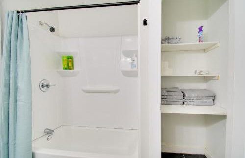 Less Than 1 Mi to Lake Ontario Oswego Group Retreat - Foto 17