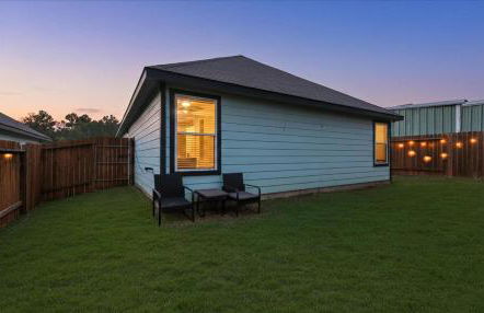 Lake Conroe Family Retreat BBQ, Games, and Boating - Photo 20