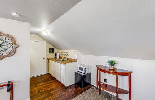 Hill country gem with private pool, deck, firepit, Ping-Pong, foosball, & WiFi - Photo 39