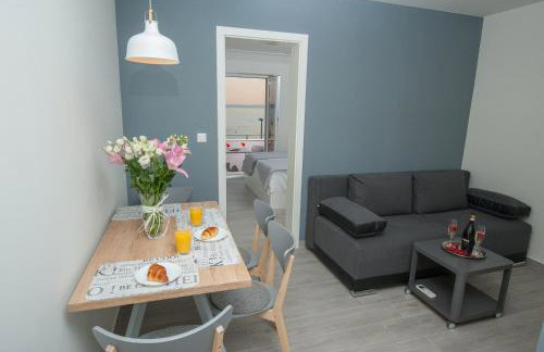 Seaside Luxury Suites - Photo 22