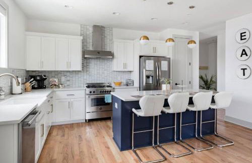 Brand New Luxury Home near Downtown - Foto 12