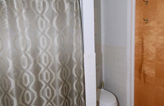 Serendipity - Large 5BR With a Hot Tub - Photo 14