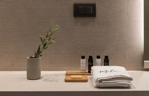 Amalthia Villa, Heated Pool & Walk to the Beach, By ThinkVilla - Photo 34