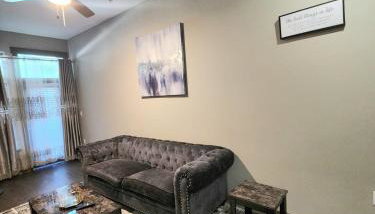 Stylish 1BR Uptown Apartment - Foto 5