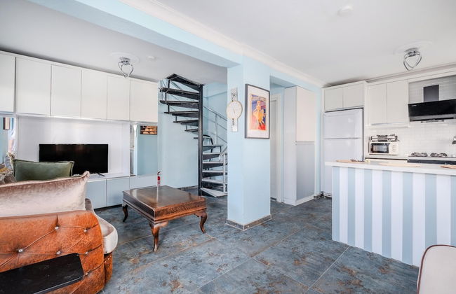 Villa With Terrace Right by the Sea in Urla - Photo 6