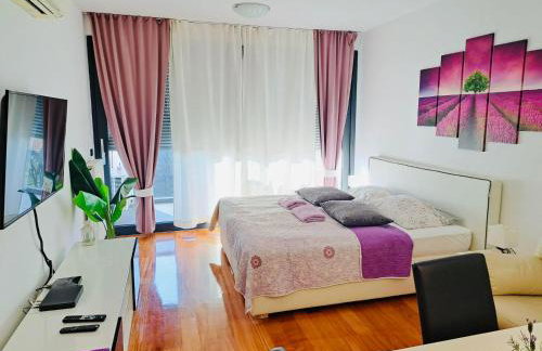 Nova Galerija Studio Ema i Apartman Anita- parking in garage - Foto 13