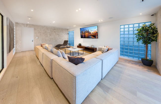 Dream Beverly Hills Mansion W. Pool - Photo 12