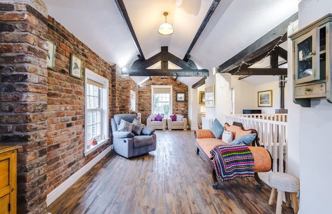 Host Stay Belvedere House - Photo 7