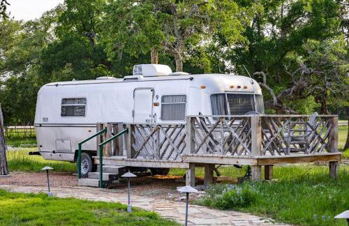 Fabulous Cozy Airstream Perfect for a Small Family Unique Escape in Texas - Foto 1