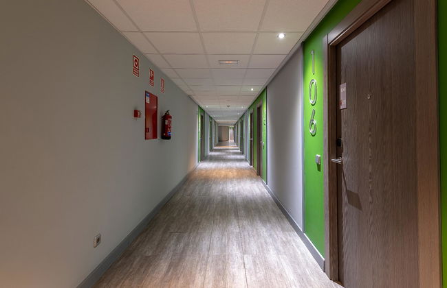 Apartamentos Recoletos - Photo 14